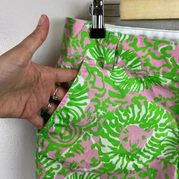 Lilly Pulitzer Chipper Short Size 2 Sunnyside Lion Green Vacation Preppy Chino - Picture 5 of 9